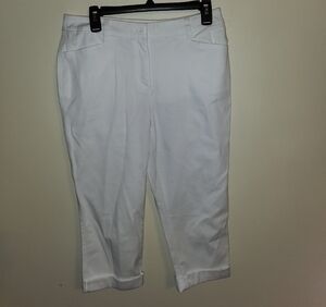 Chico's Crisp White Capris